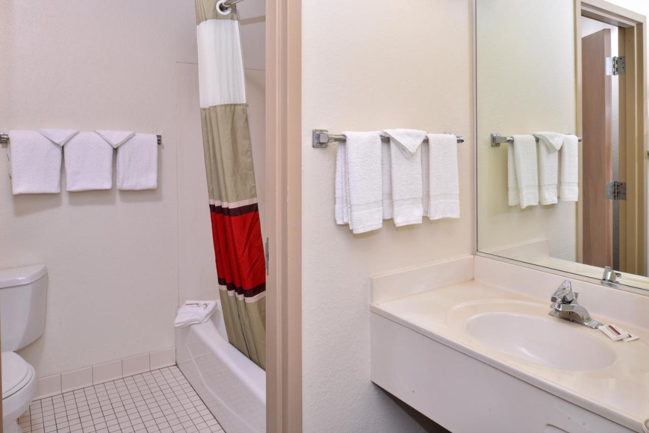 Double Room with Two Double Beds - Non-Smoking at Red Roof Inn Sandusky - Milan