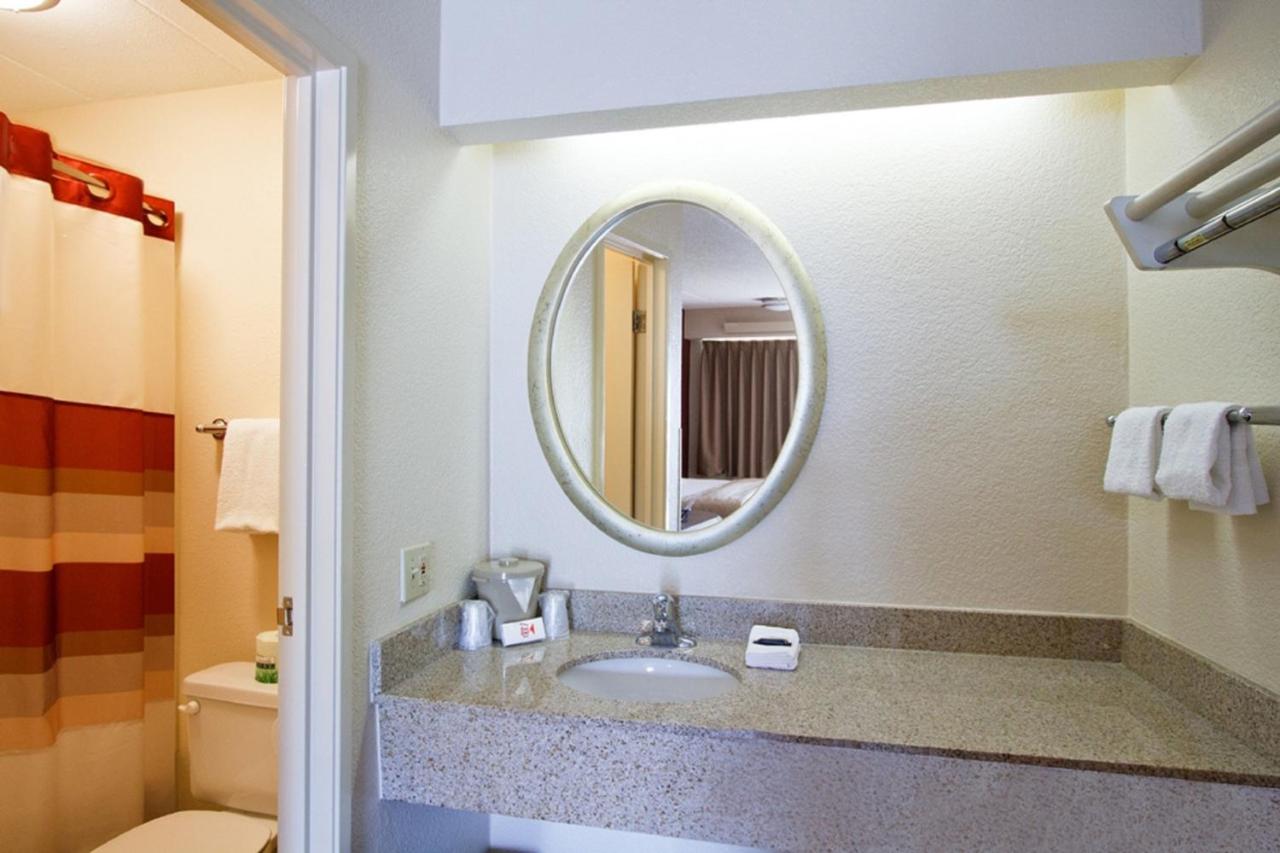Deluxe King Room Disability Access Smoke Free at Red Roof Inn Charleston - Kanawha City, WV