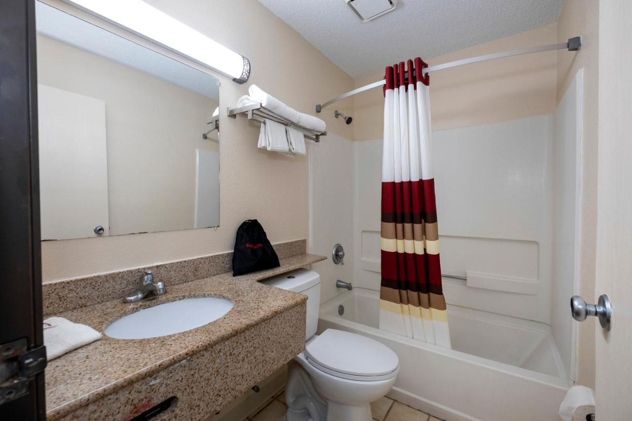 Deluxe Double Room with Two Double Beds Non-Smoking at Red Roof Inn Norfolk - Portsmouth