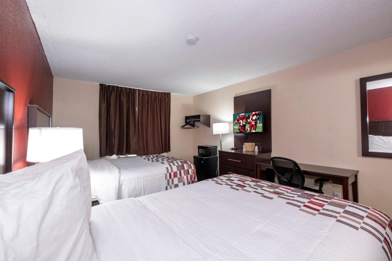 Deluxe Double Room with Two Double Beds Non-Smoking at Red Roof Inn Norfolk - Portsmouth