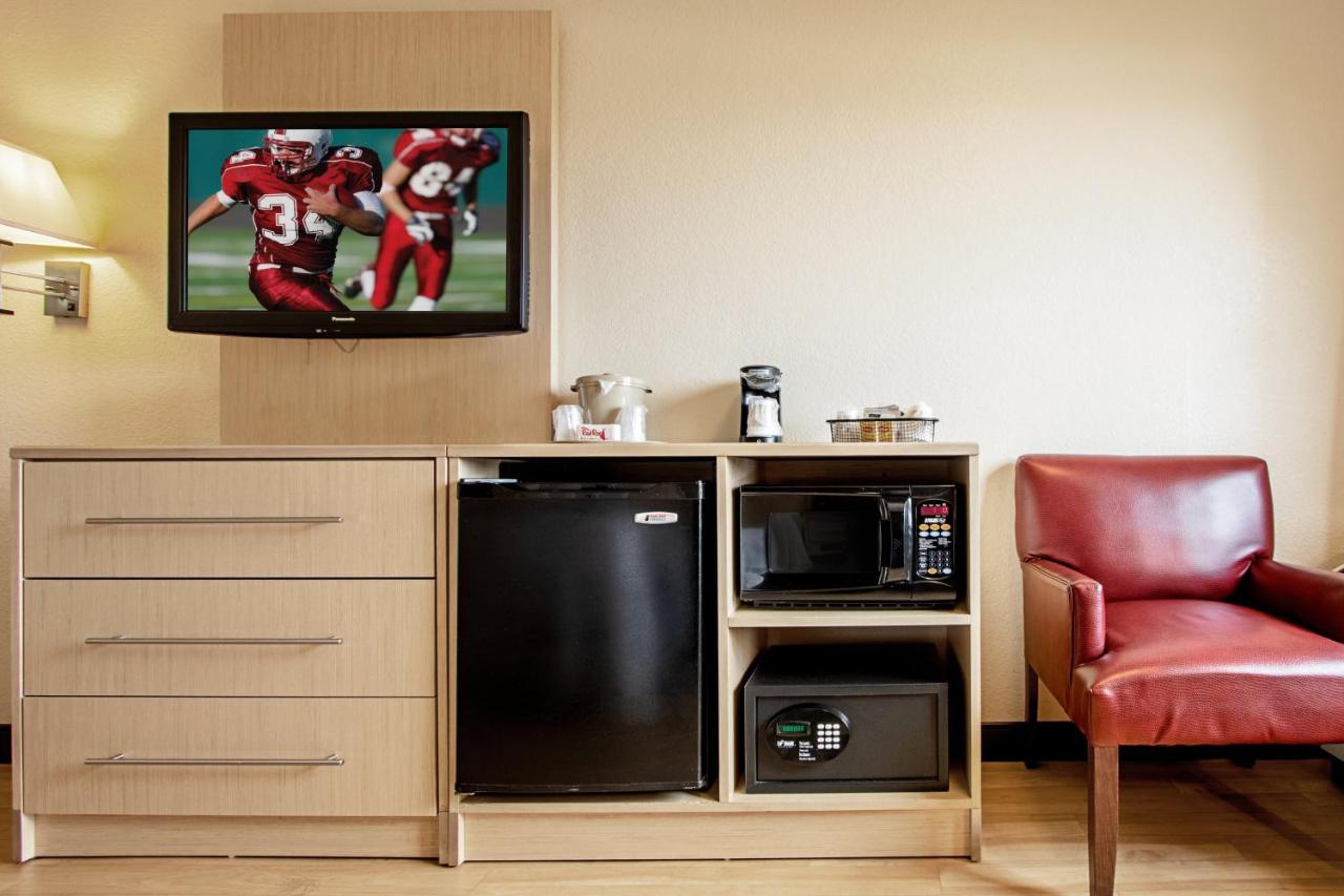Superior King Room Smoke Free at Red Roof Inn PLUS+ West Palm Beach