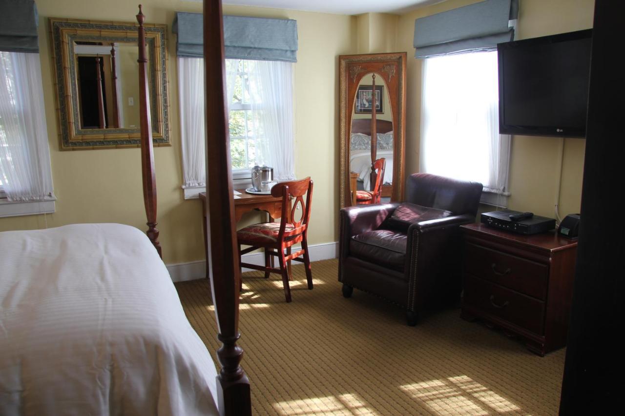 | Morris House Hotel