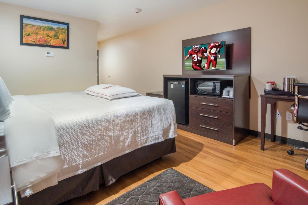 Premium King Room Smoke-Free at Red Roof Inn PLUS+ Fort Worth - Burleson