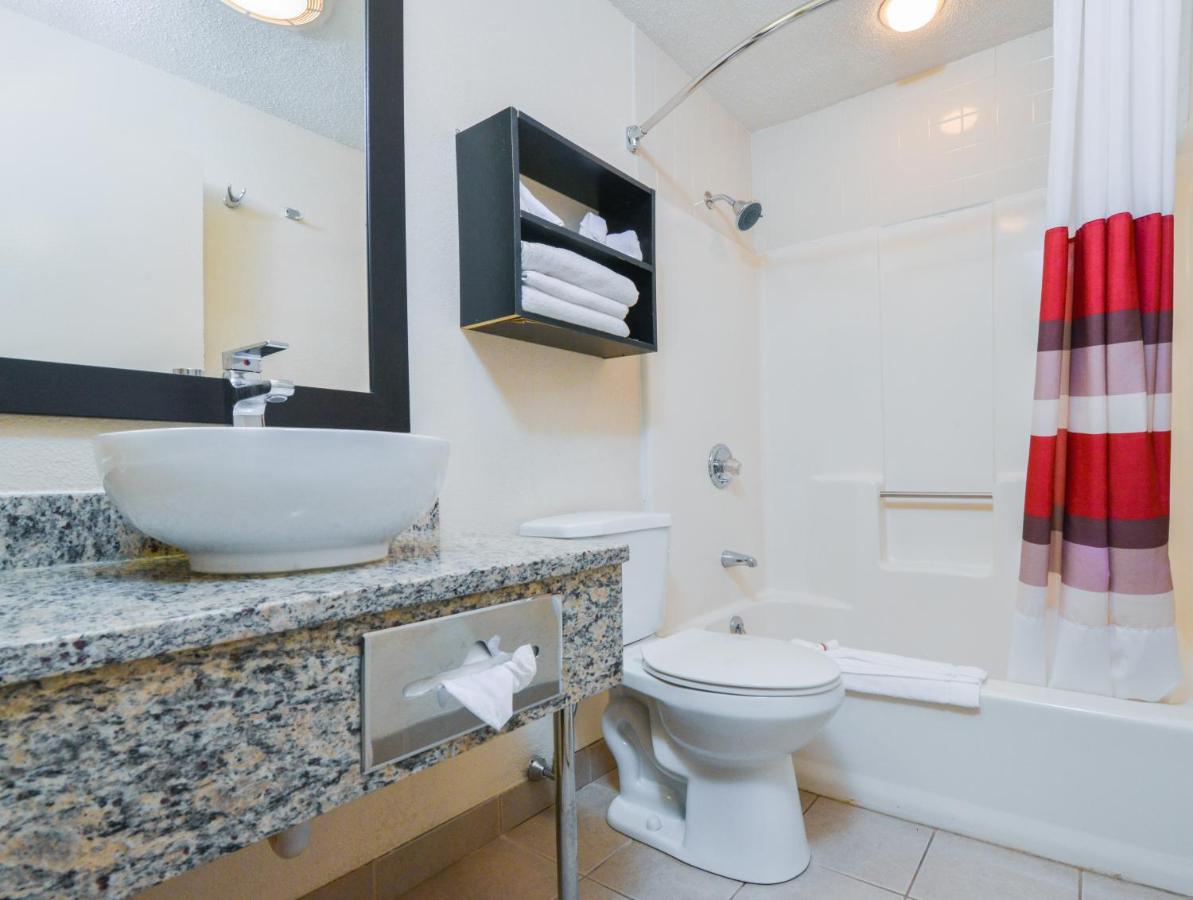 | Red Roof Inn PLUS+ & Suites Guilford