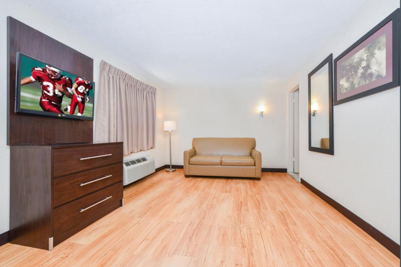 | Red Roof Inn PLUS+ & Suites Guilford