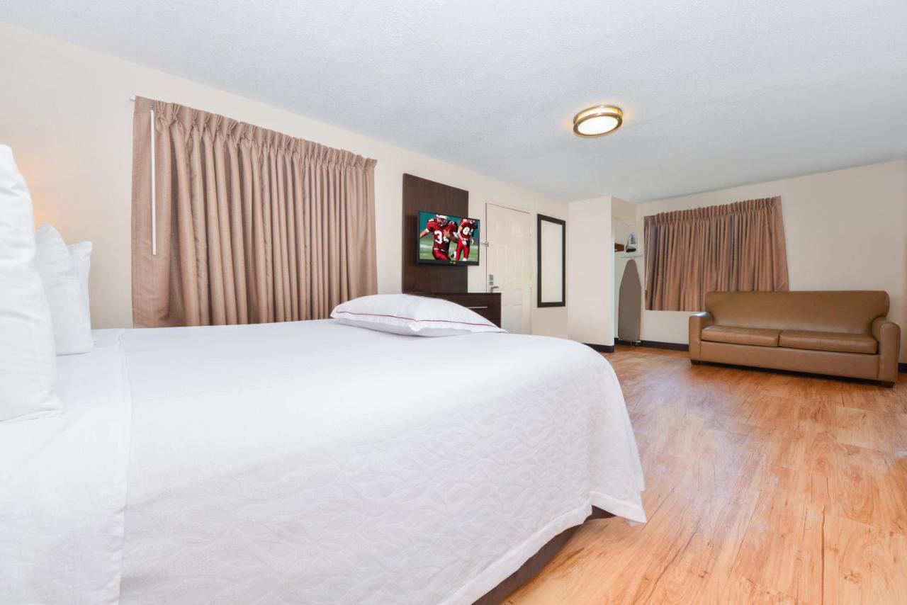 | Red Roof Inn PLUS+ & Suites Guilford