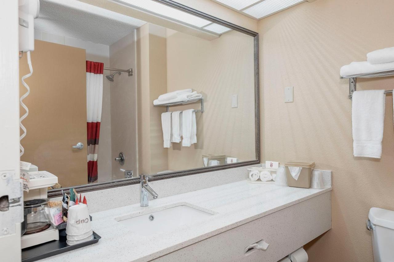 Superior King Room with Sofa Bed Non-Smoking at Red Roof Inn & Suites Macon
