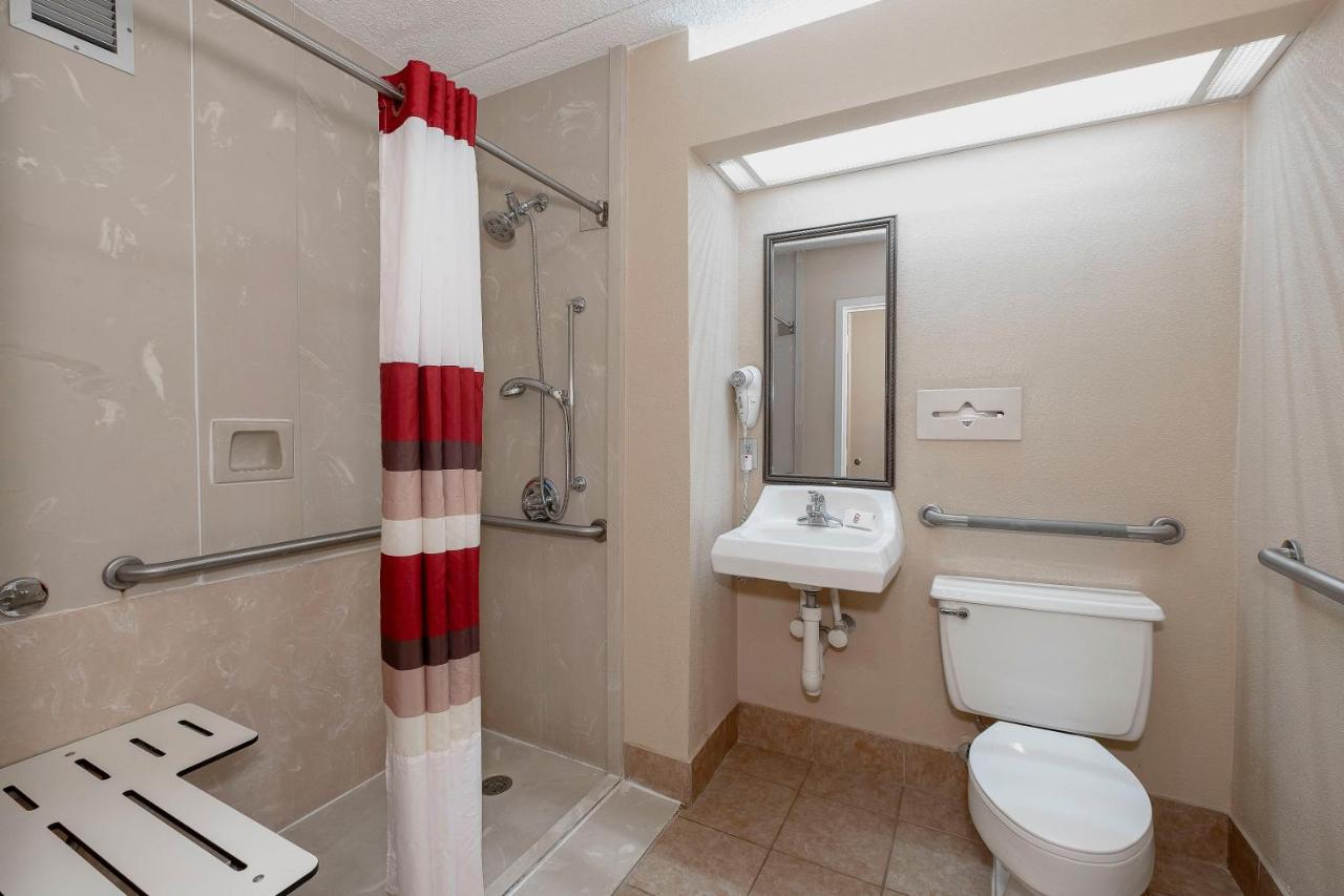 Deluxe Queen Room with Two Queen Beds-Disability Access/Roll-In Shower Non-Smoking at Red Roof Inn & Suites Macon