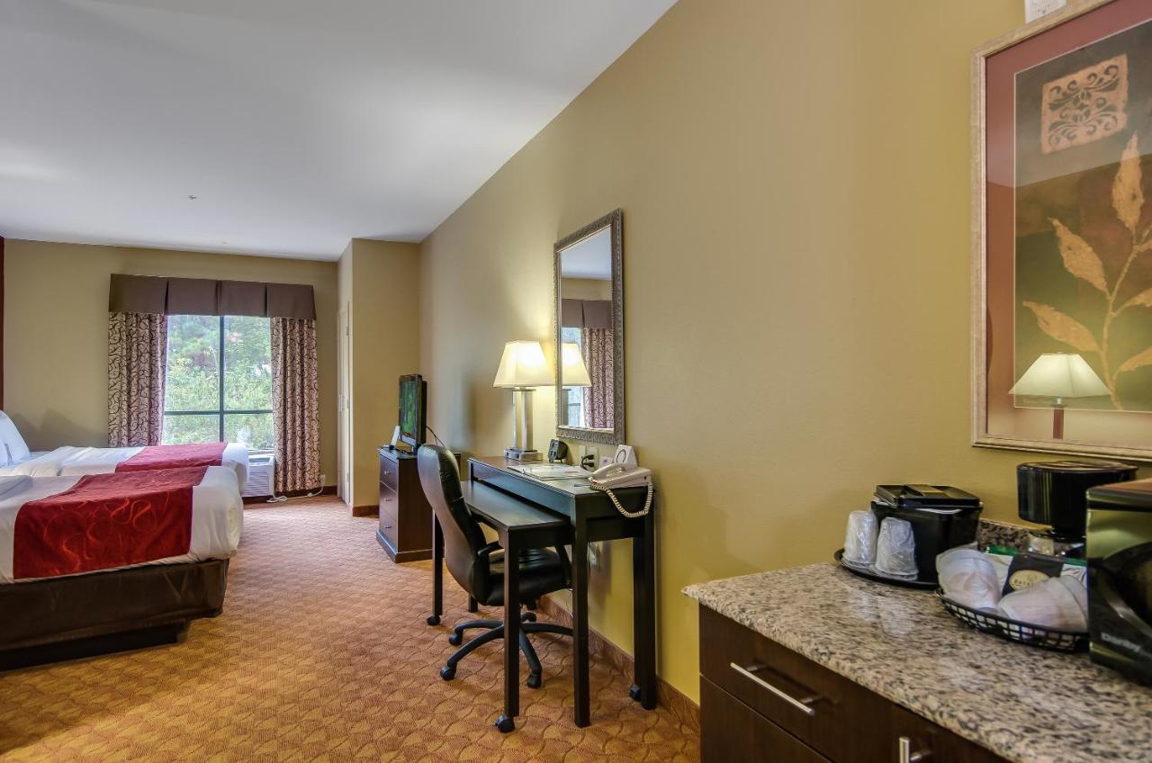 Queen Suite with Two Queen Beds at Comfort Suites Old Town Spring