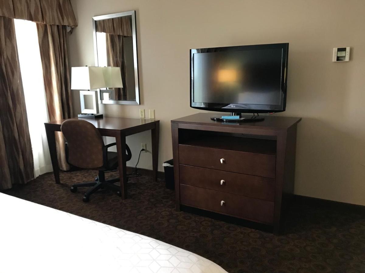 Family Suite - Non-Smoking at Holiday Inn Express Hotel & Suites St. Cloud by IHG