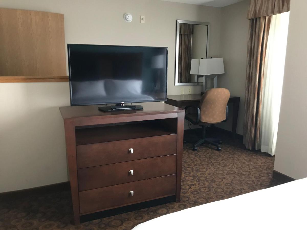 Family Suite - Non-Smoking at Holiday Inn Express Hotel & Suites St. Cloud by IHG