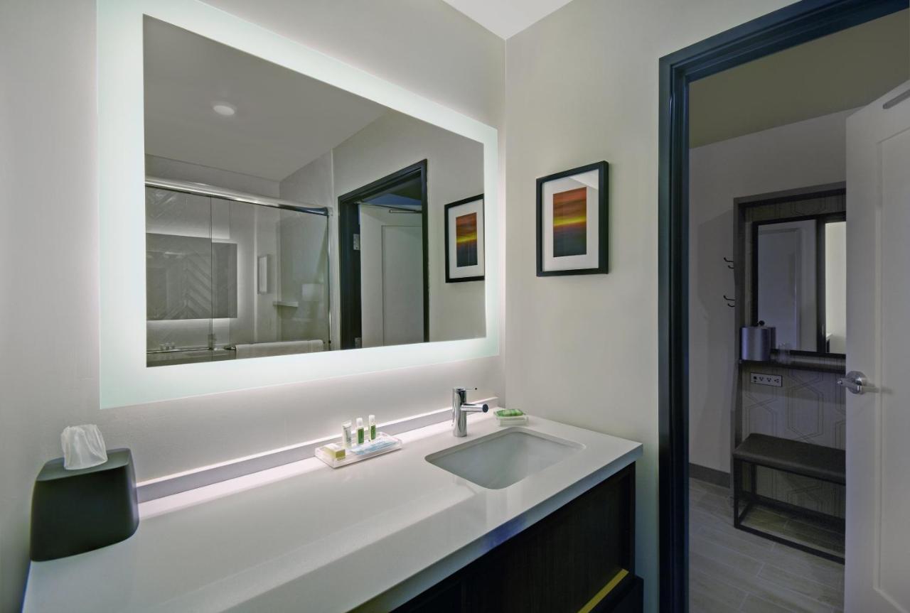  | Holiday Inn Grand Rapids North - Walker, an IHG Hotel
