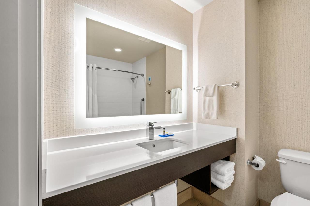 | Holiday Inn Express Hotel & Suites Klamath Falls Central, an IHG Hotel
