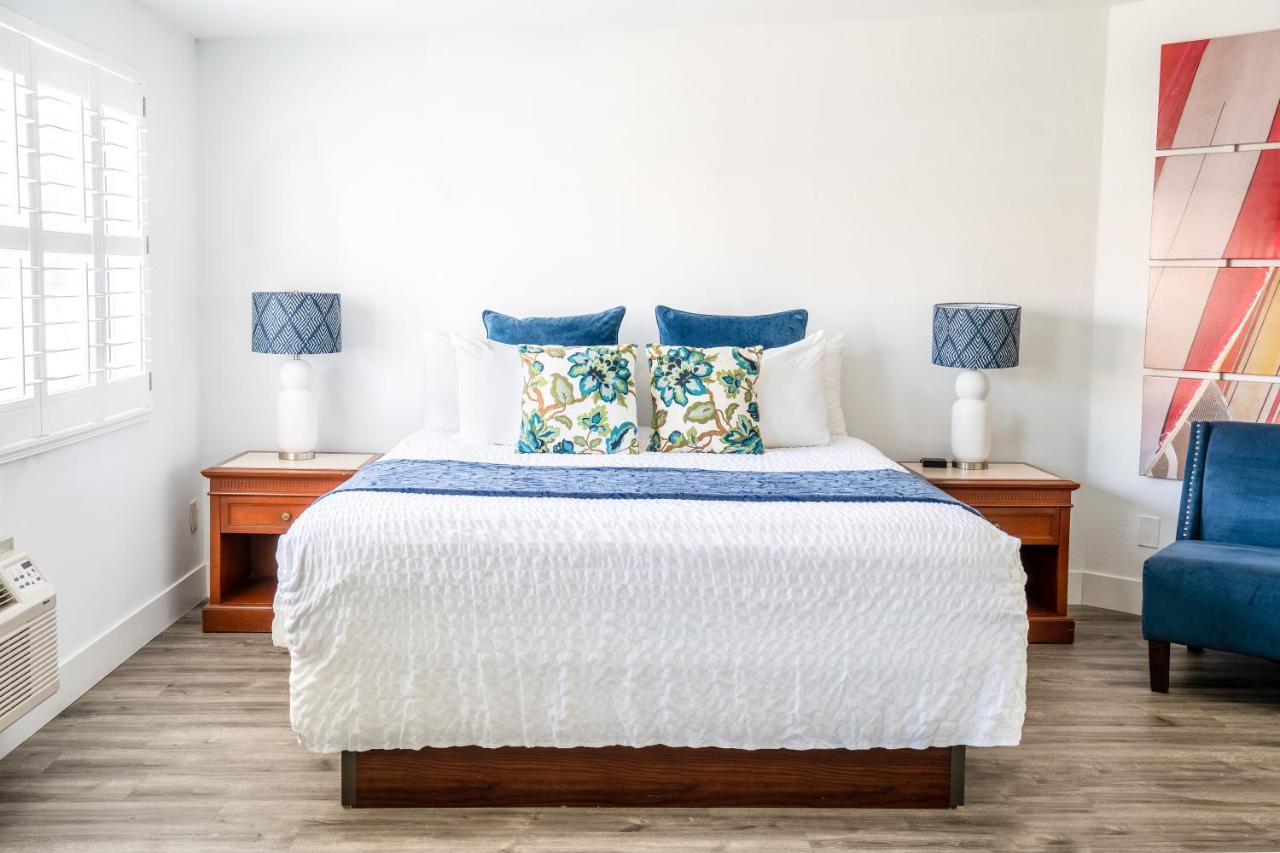 | La Avenida Inn