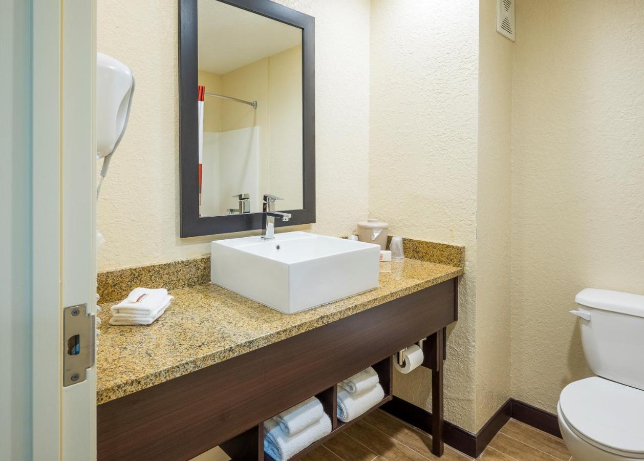 Suite King Room with Jetted Tub - Smoke Free at Red Roof Inn Ocala