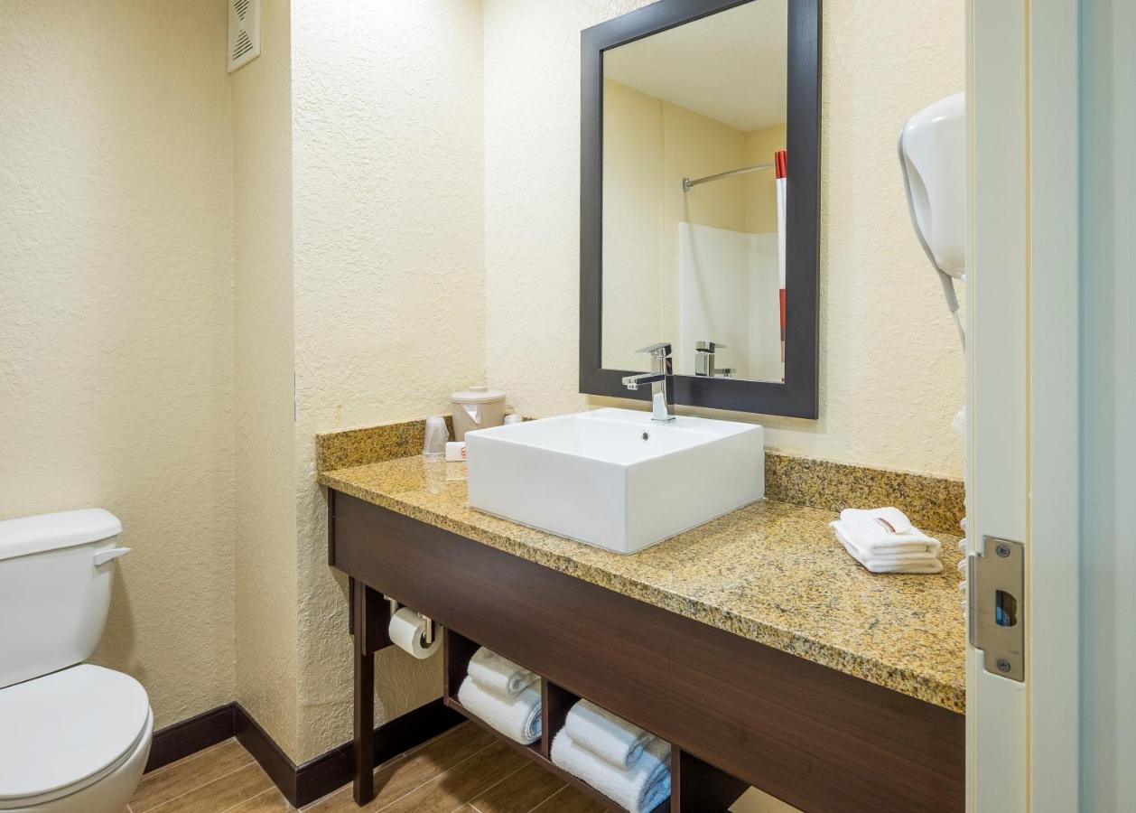 Suite King Room with Jetted Tub - Smoke Free at Red Roof Inn Ocala
