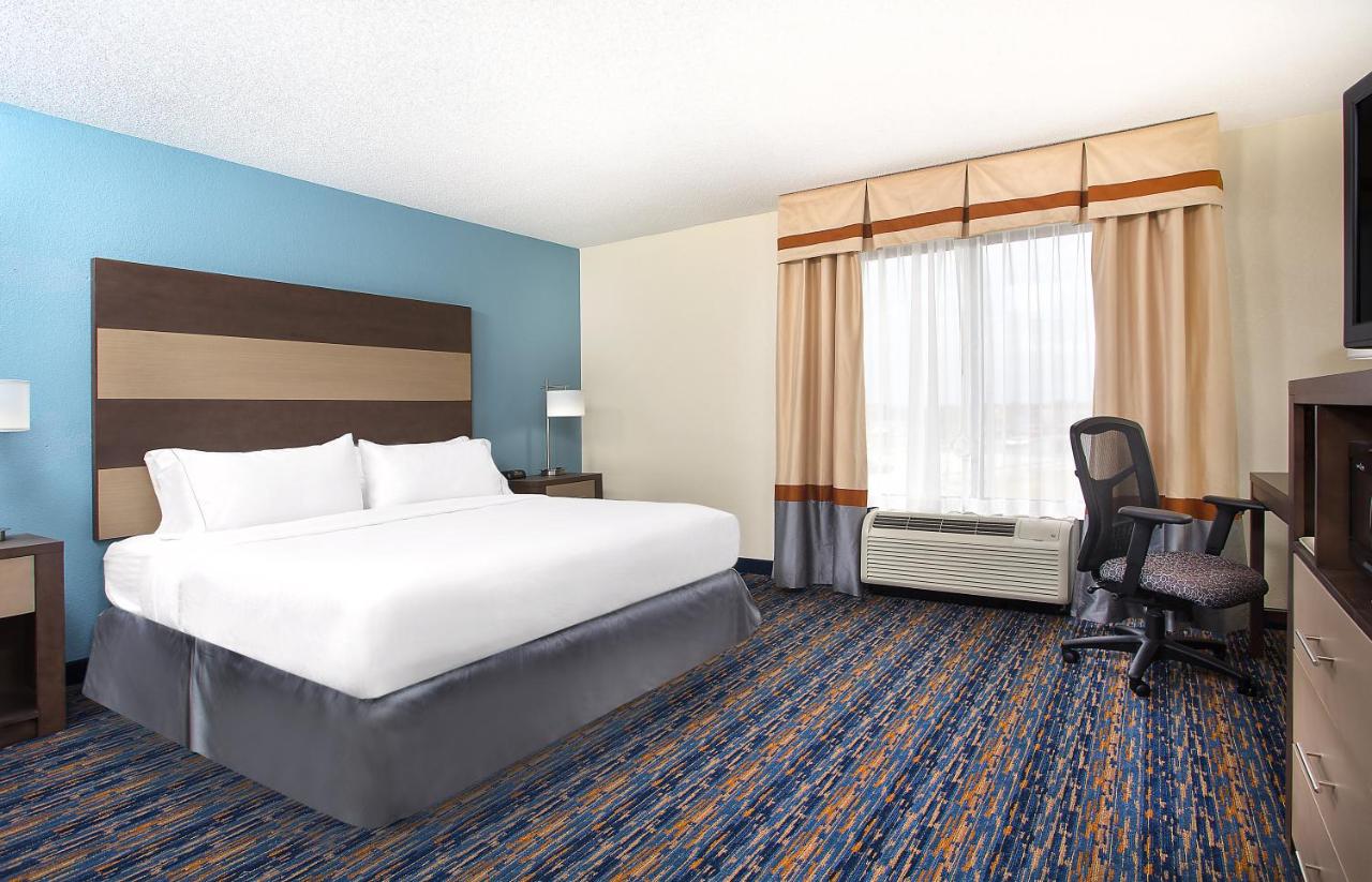 King Room - Hearing Accessible at Holiday Inn Express Berea by IHG