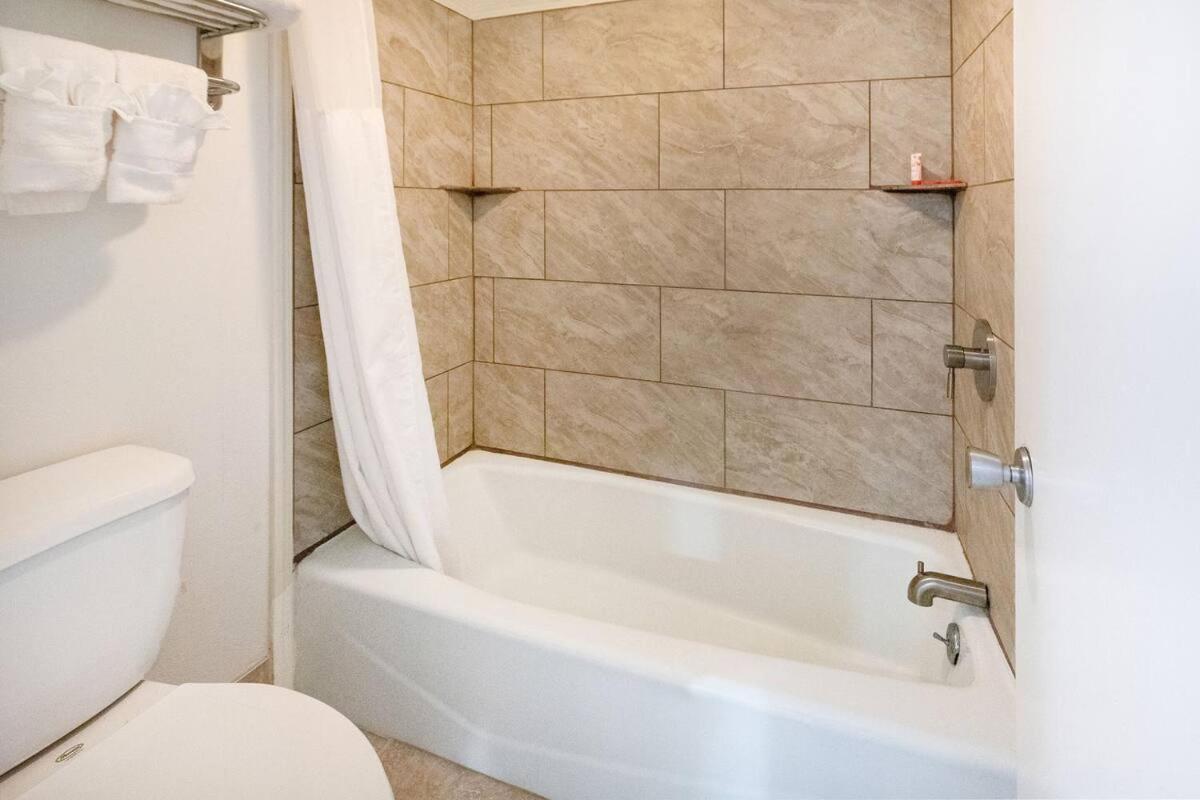  | Hotel Eastin Atchison