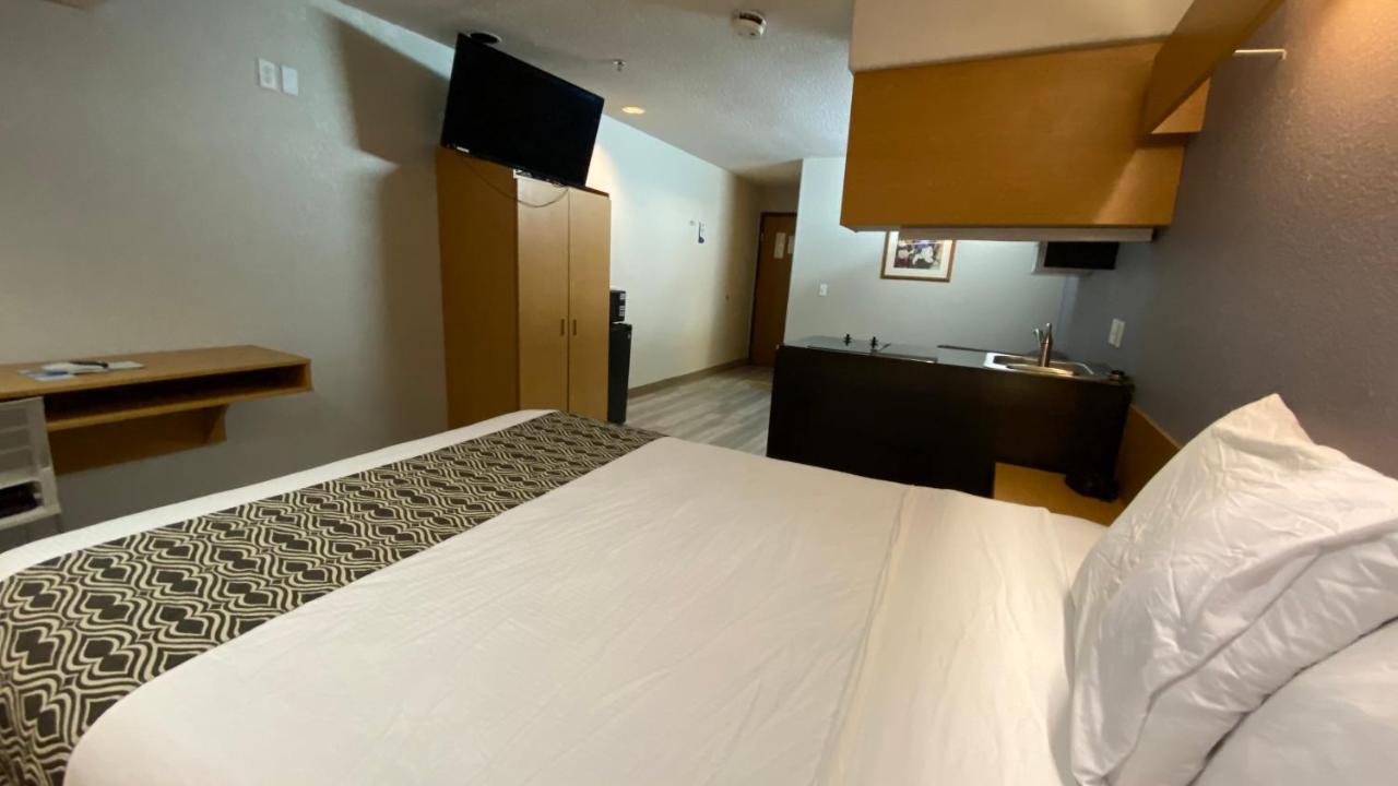 Queen Suite - Non-Smoking at Microtel Inn by Wyndham Ardmore
