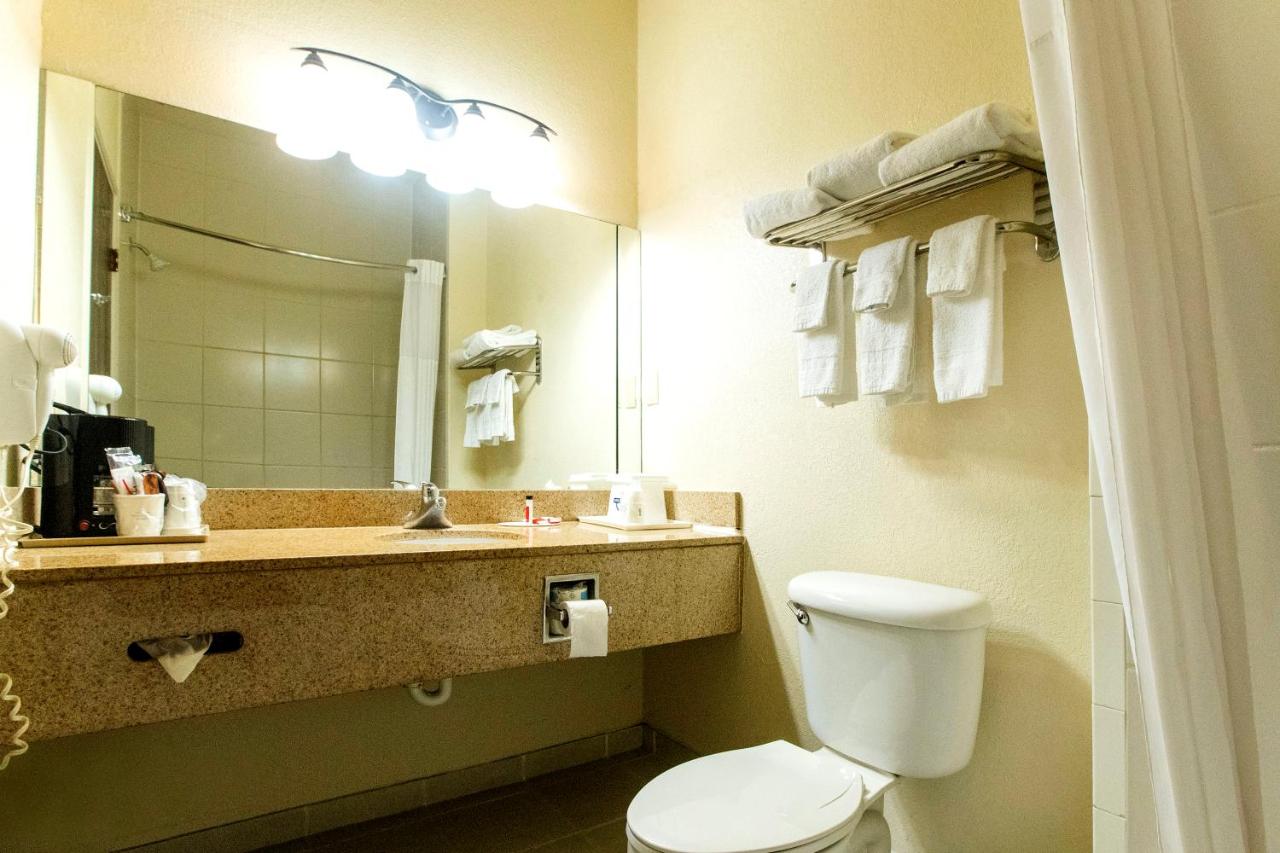 King Room - Non-Smoking at Days Inn & Suites by Wyndham Houston North/Aldine