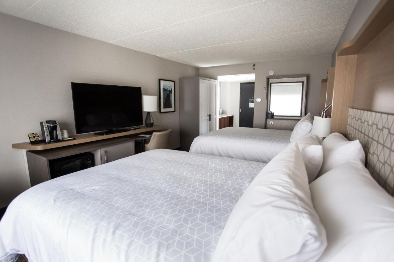 Queen Room with Two Queen Beds and City View - Non-Smoking at Holiday Inn Grand Rapids Downtown by IHG
