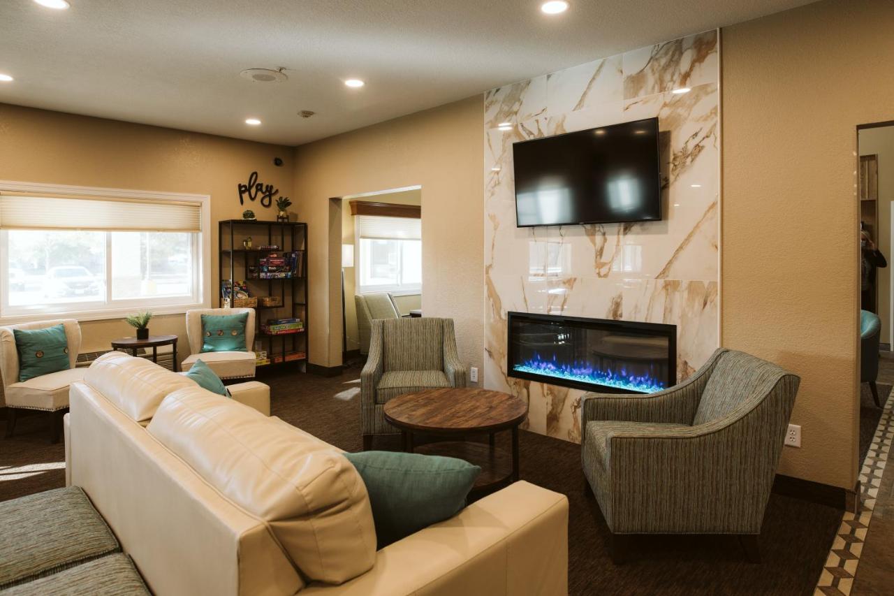  | EverSpring Suites
