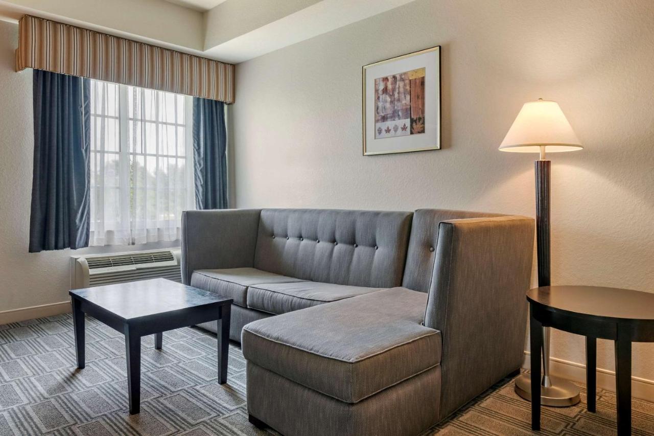 King Suite with Sofa Bed - Non-Smoking at Comfort Inn & Suites
