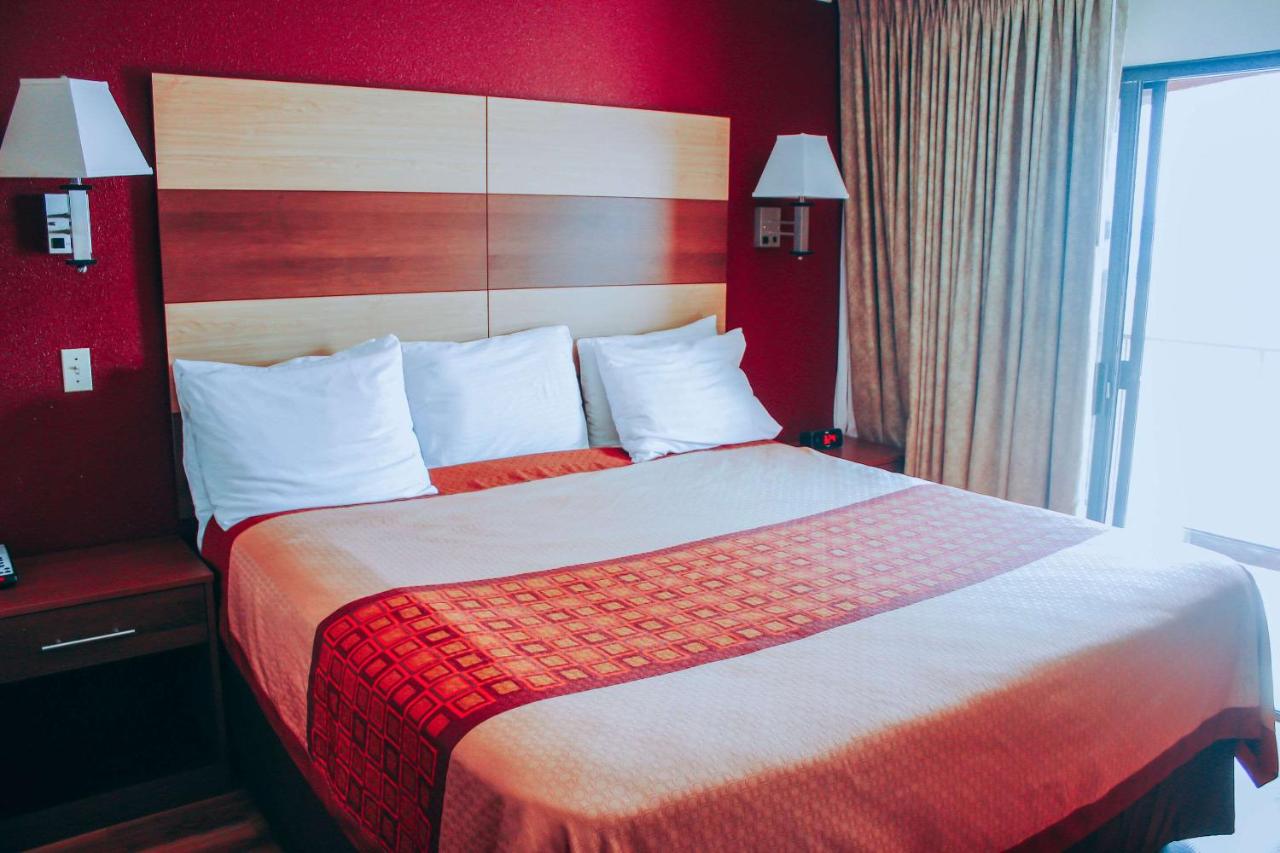 | Rodeway Inn & Suites Lake Havasu City