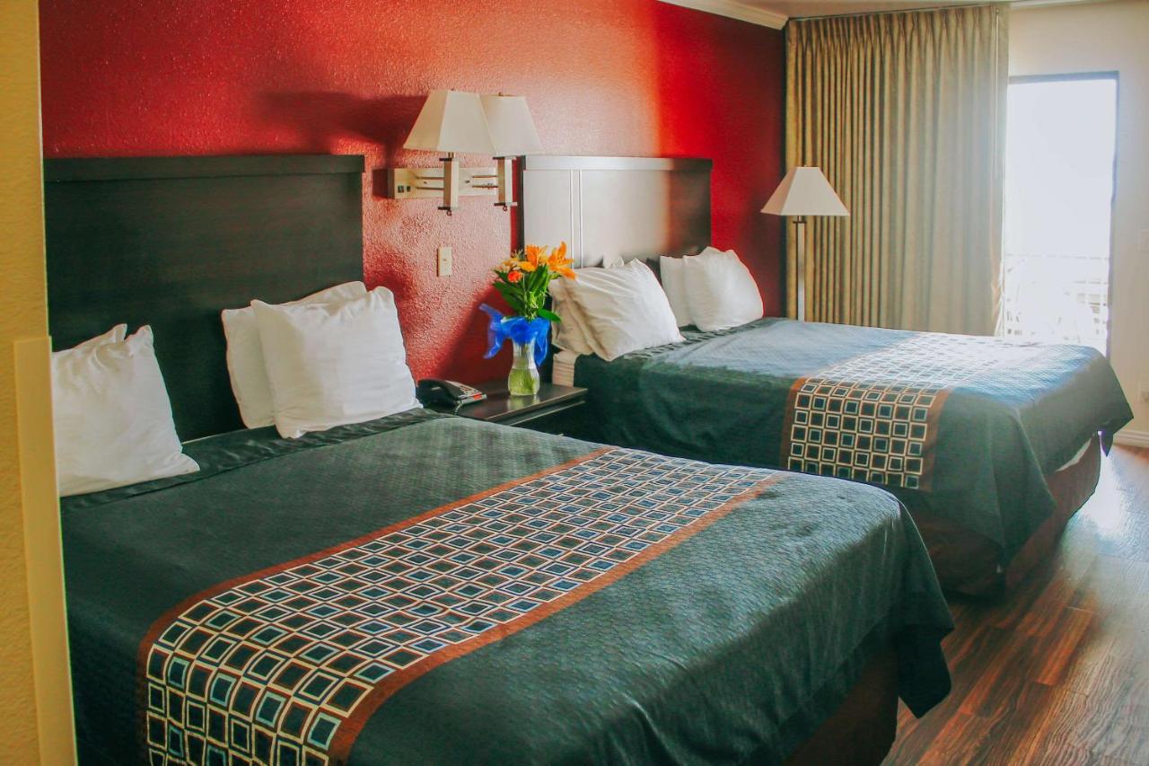 | Rodeway Inn & Suites Lake Havasu City