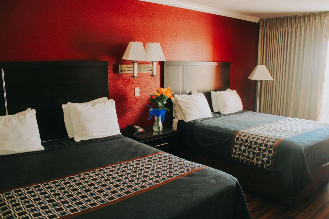| Rodeway Inn & Suites Lake Havasu City