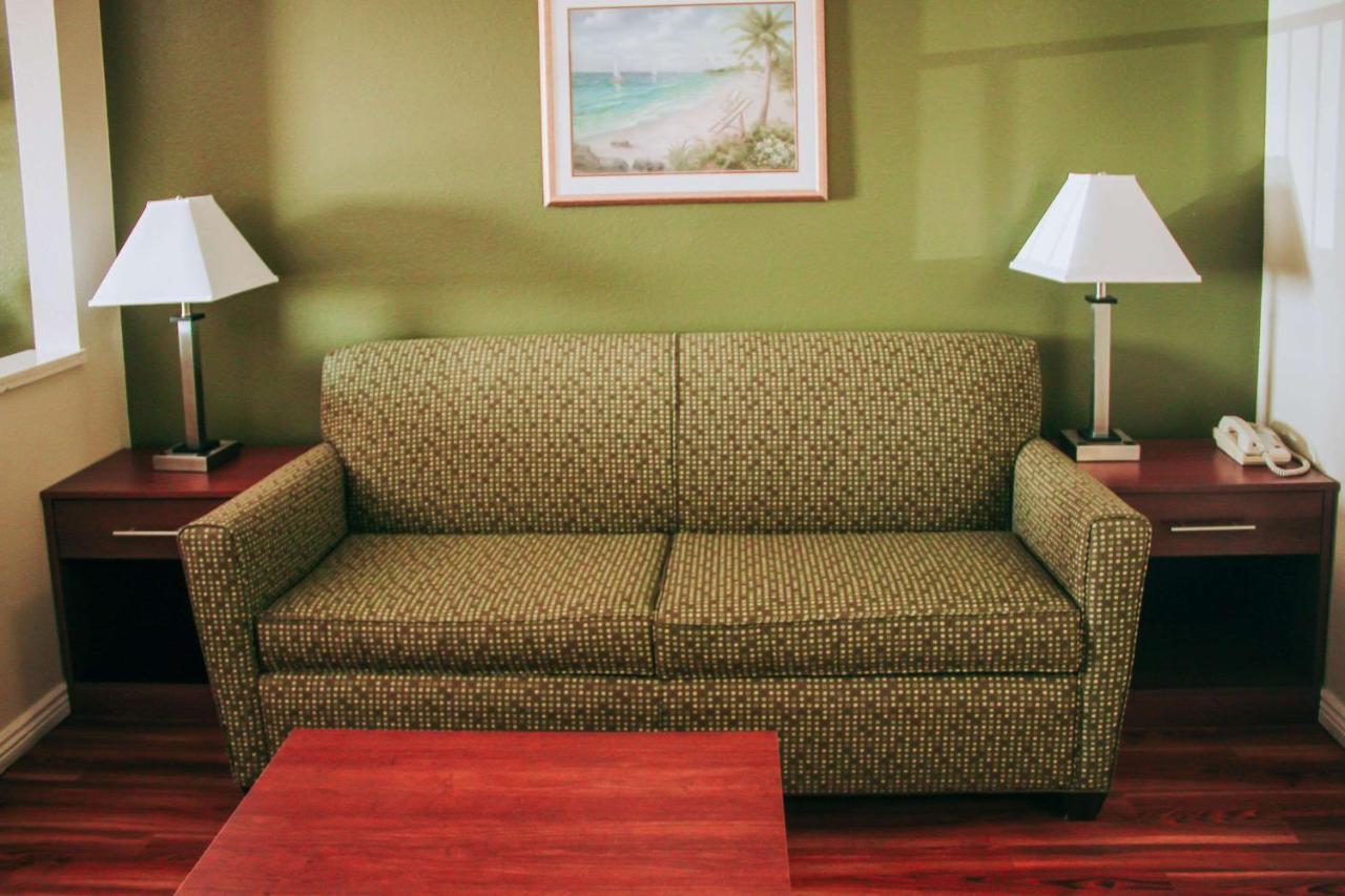 | Rodeway Inn & Suites Lake Havasu City