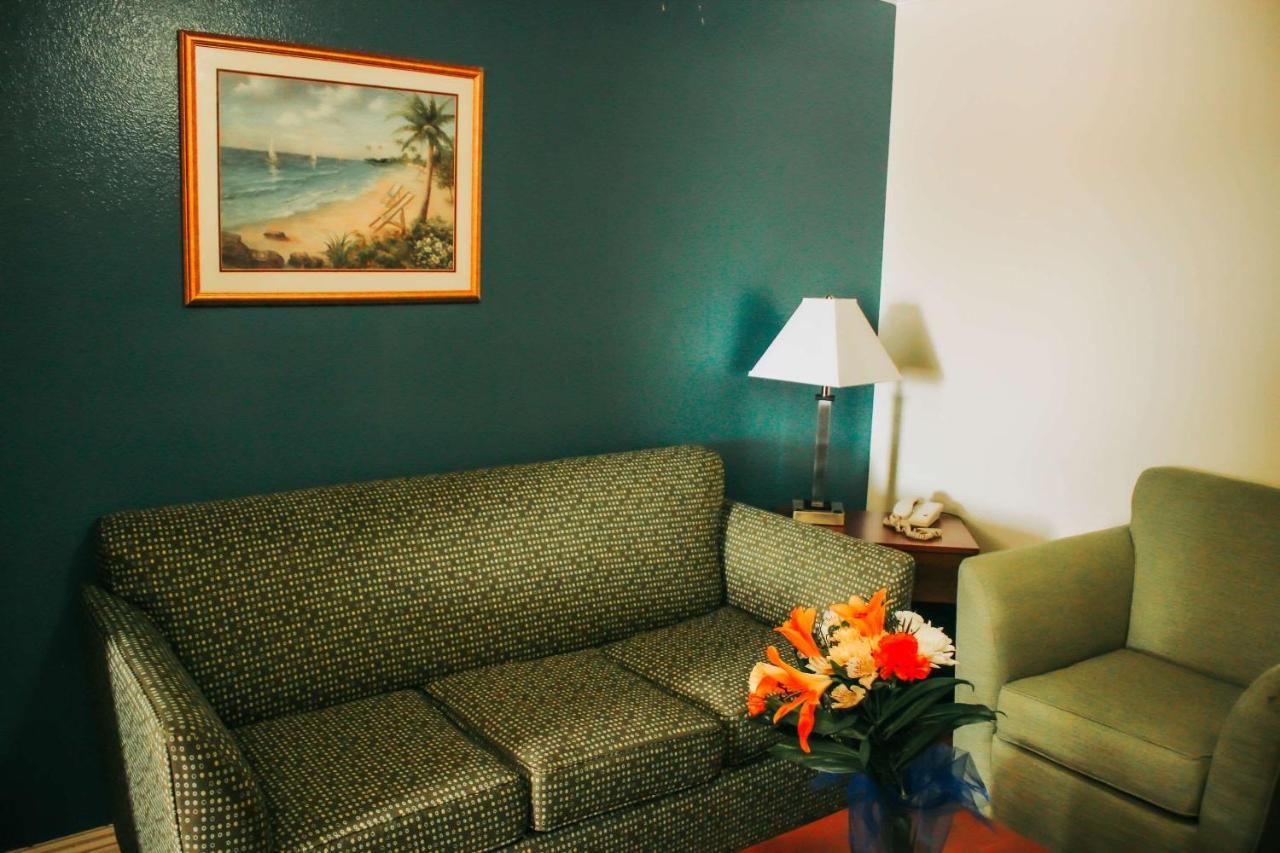 | Rodeway Inn & Suites Lake Havasu City