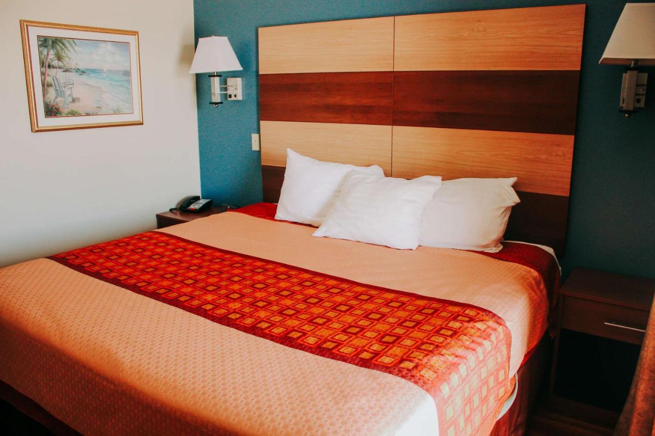 | Rodeway Inn & Suites Lake Havasu City