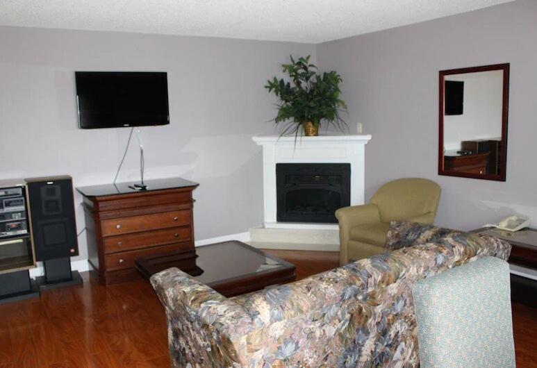 Suite with Two Queen Beds with Spa Bath - Non-Smoking at Days Inn & Suites by Wyndham Sunnyvale