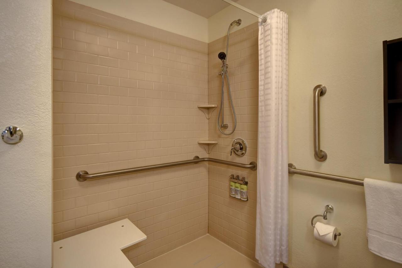 | Candlewood Suites St Clairsville Wheeling Area, an IHG Hotel