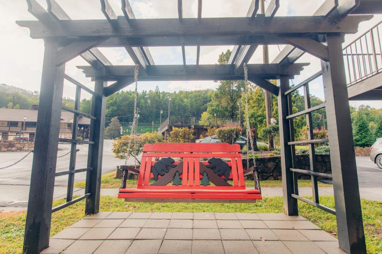 | Brookside Lodge