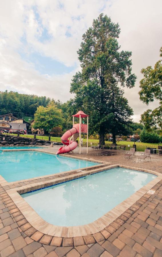 | Brookside Lodge