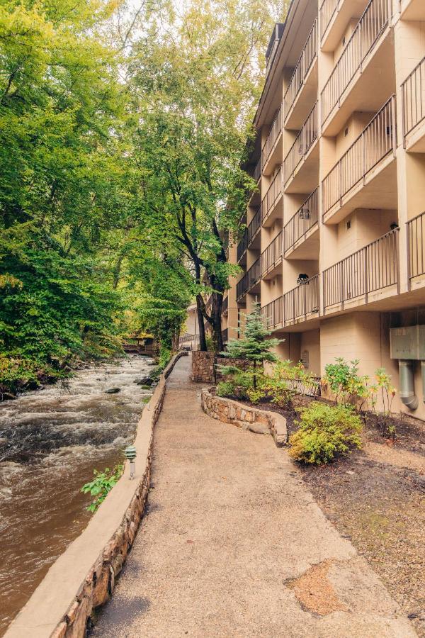 | Brookside Lodge