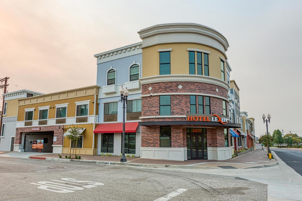 | Hotel Lexen Newhall & Santa Clarita - Near Six Flags Magic Mountain
