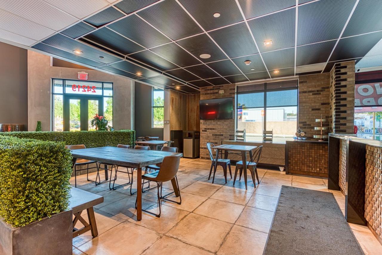 | Hotel Lexen Newhall & Santa Clarita - Near Six Flags Magic Mountain