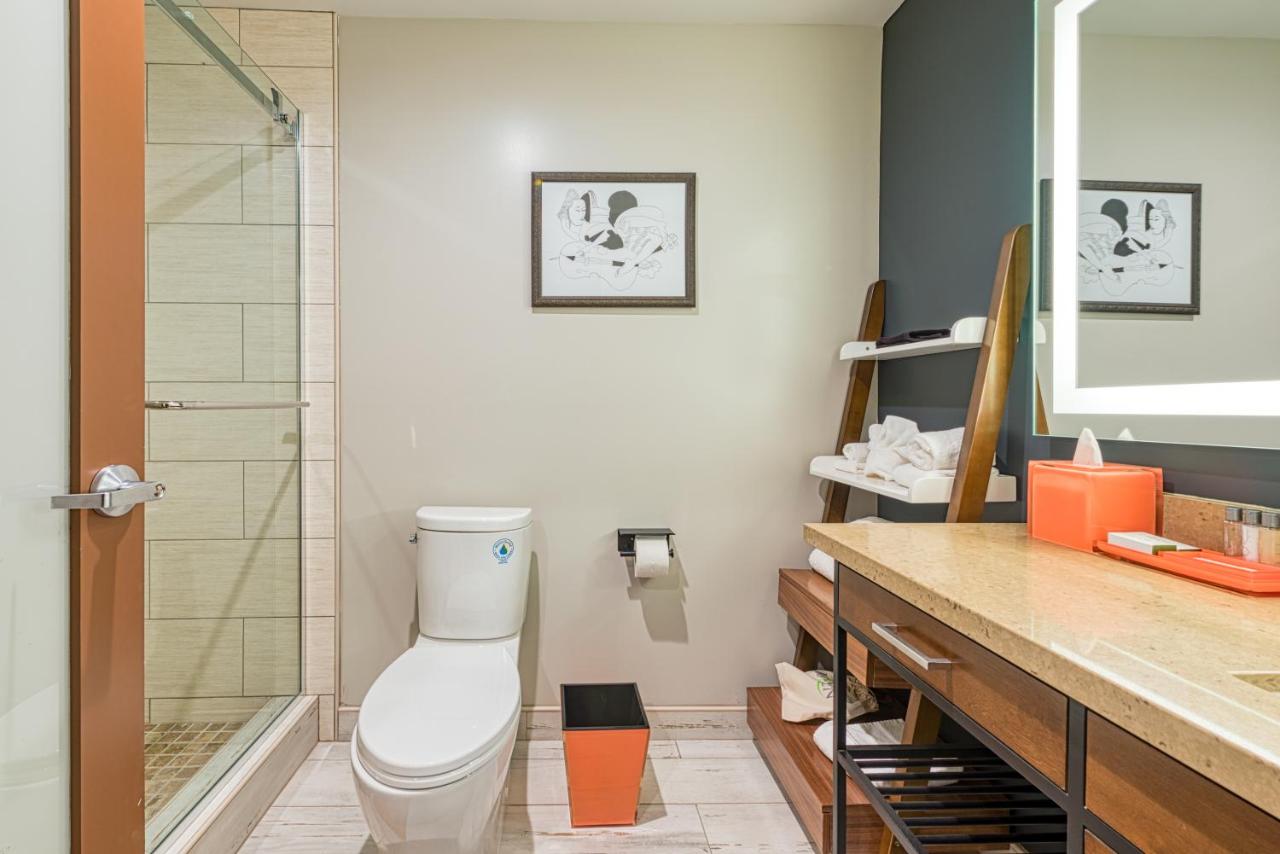 | Hotel Lexen Newhall & Santa Clarita - Near Six Flags Magic Mountain