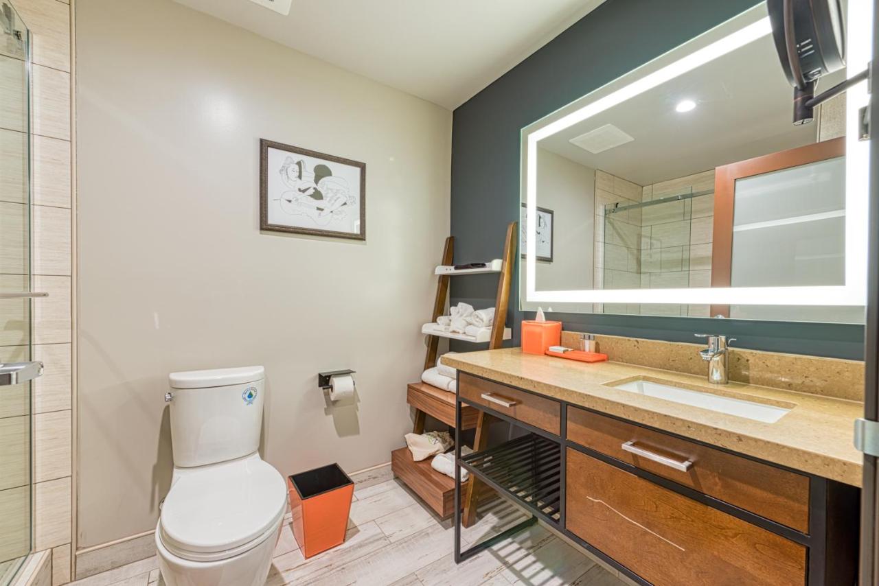 | Hotel Lexen Newhall & Santa Clarita - Near Six Flags Magic Mountain