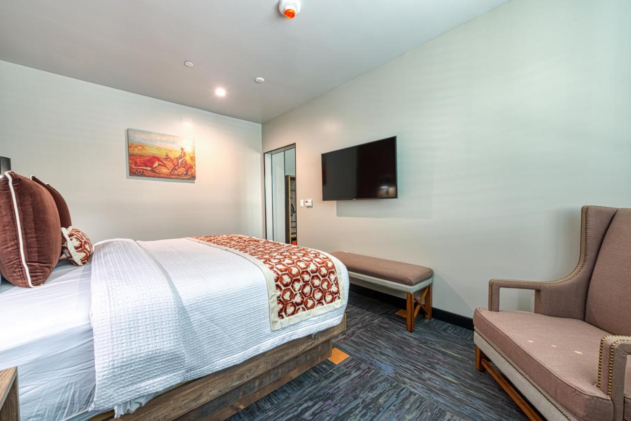 | Hotel Lexen Newhall & Santa Clarita - Near Six Flags Magic Mountain