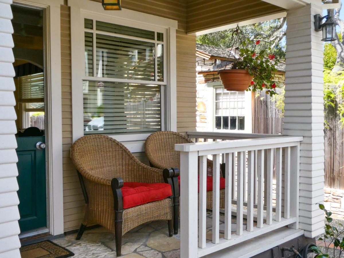 | Briarwood Inn