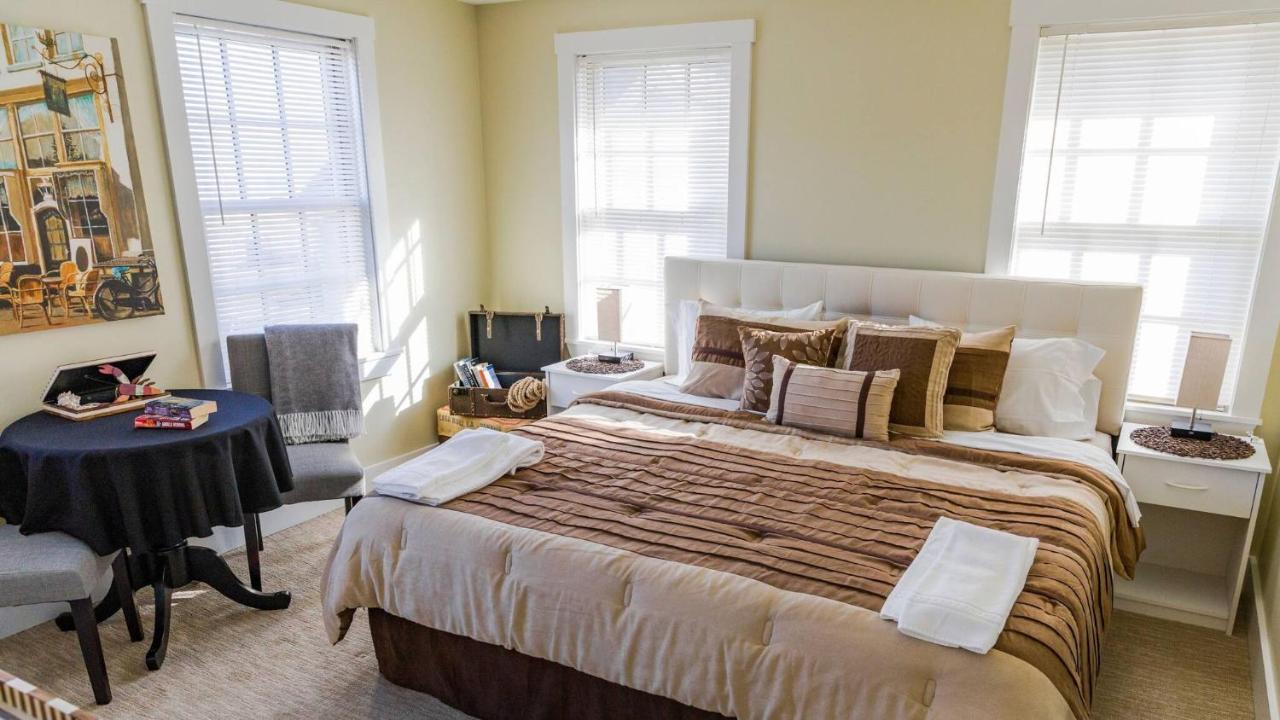 | Room in Guest room - Room 1 Private Bathroom Pool Shuttle Bus