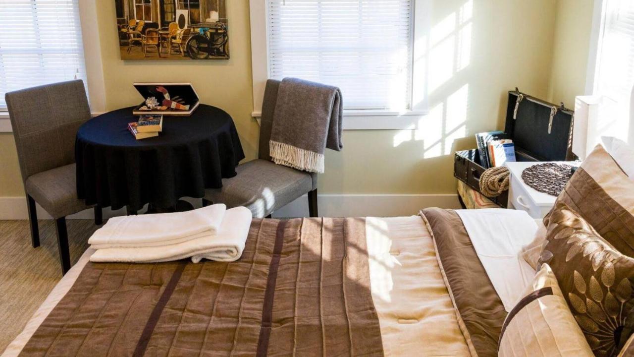 | Room in Guest room - Room 1 Private Bathroom Pool Shuttle Bus