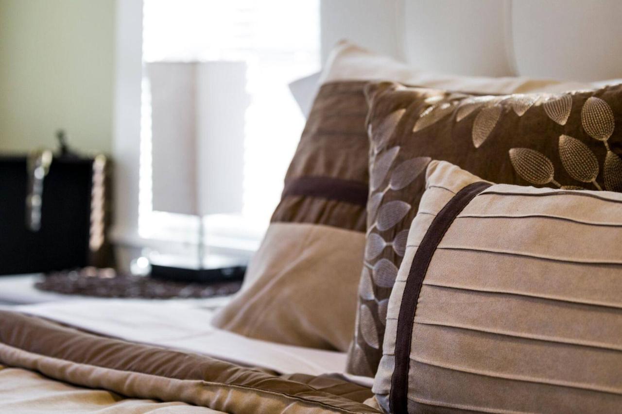 | Room in Guest room - Room 1 Private Bathroom Pool Shuttle Bus