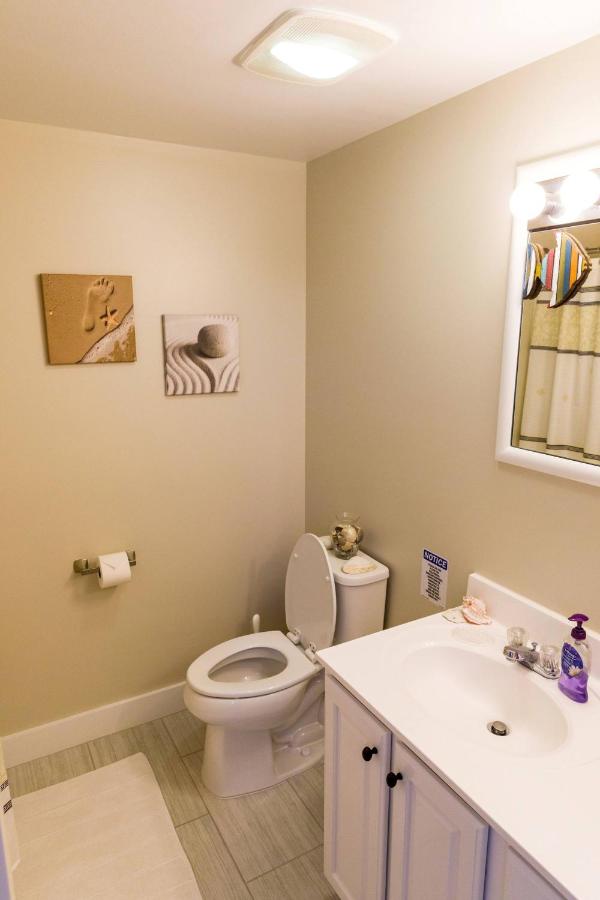 | Room in Guest room - Room 1 Private Bathroom Pool Shuttle Bus