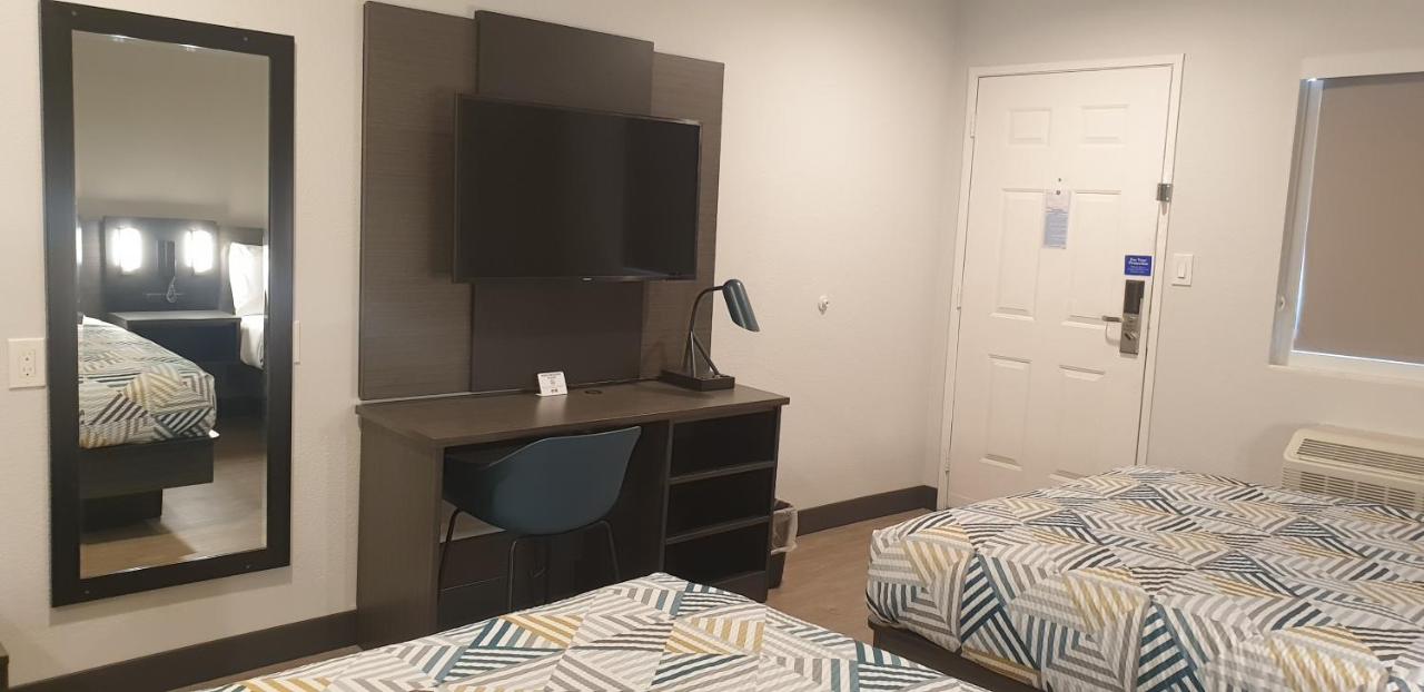 | Motel 6-Bellflower, CA - Los Angeles