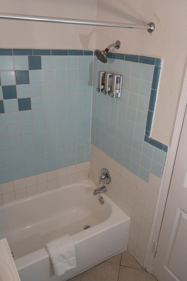 Deluxe King Room at INN on 17